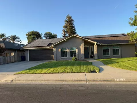 2501 Carolyn St, Kingsburg, CA 93631