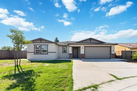 895 E Curtis Ave, Fowler, CA 93625 photo 1
