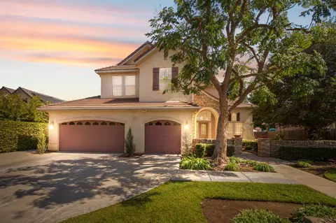 3033 Hanson Ave, Clovis, CA 93611