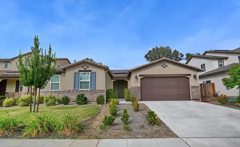 3919 Mitchell Ave, Clovis, CA 93619
