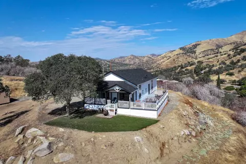 32279 E Trimmer Springs Rd, Sanger, CA 93657