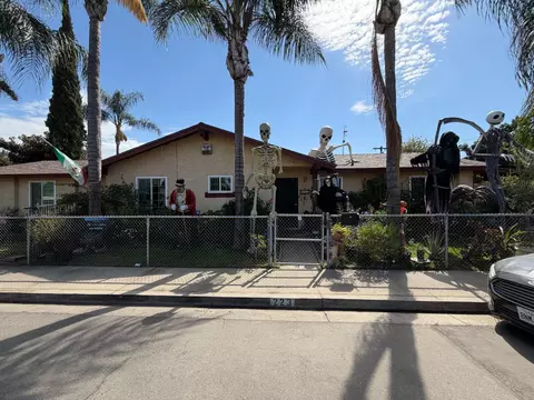 223 W Buena Vista Ave, Visalia, CA 93291