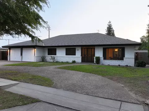6784 N Valentine Ave, Fresno, CA 93711