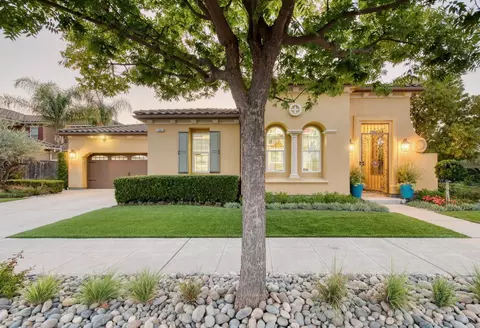 1984 N Pamela Ave, Clovis, CA 93619