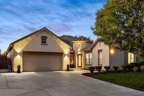 4183 N Bodega Bay Rd, Clovis, CA 93619