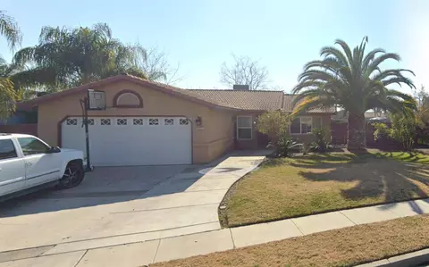 16015 W Gentry Ave, Kerman, CA 93630
