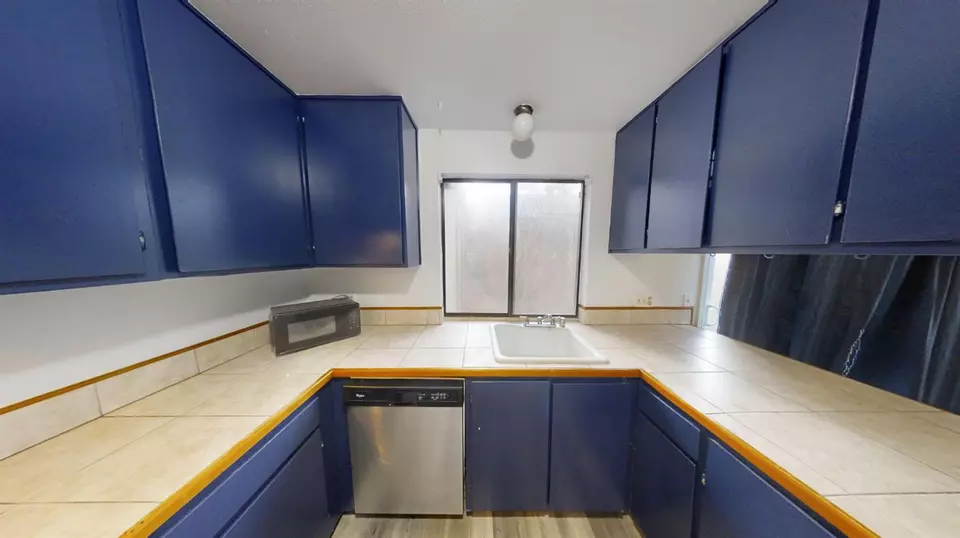 Kitchen - 4676 E Alamos Ave #124, Fresno, CA 93726 photo 1 of 1