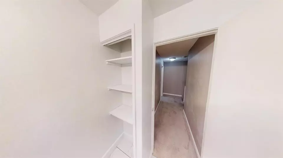 Entry Way - 4676 E Alamos Ave #124, Fresno, CA 93726 photo 2 of 2