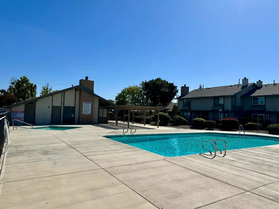 Exterior - 4676 E Alamos Ave #124, Fresno, CA 93726 photo 5 of 5