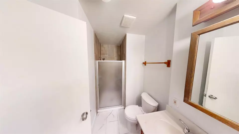 Bath - 4676 E Alamos Ave #124, Fresno, CA 93726 photo 1 of 1