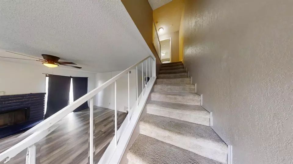 Entry Way - 4676 E Alamos Ave #124, Fresno, CA 93726 photo 1 of 2