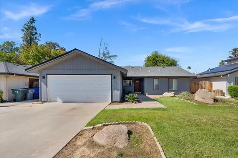 8237 N Del Mar Ave, Fresno, CA 93711