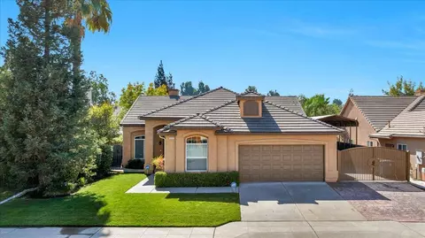 1127 E Pinehurst Ave, Fresno, CA 93730