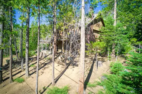 15 Rock Hvn, Shaver Lake, CA 93664