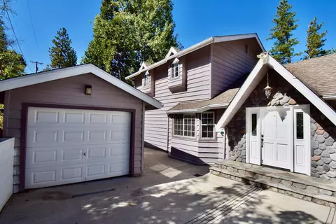 39314 Manzanita Dr, Oakhurst, CA 93644