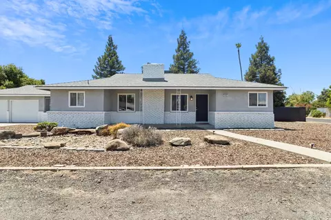 5466 E Ashlan Ave, Fresno, CA 93727