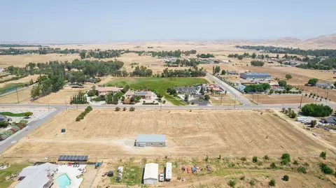 5189 E Copper Ave, Clovis, CA 93619