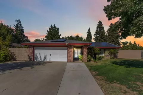 5521 E Illinois Ave, Fresno, CA 93727