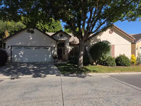 2300 Sierra St #122, Kingsburg, CA 93631