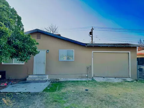 1319 J St, Sanger, CA 93657 photo 1