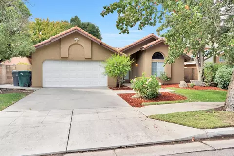2050 Sundance Ln, Madera, CA 93637