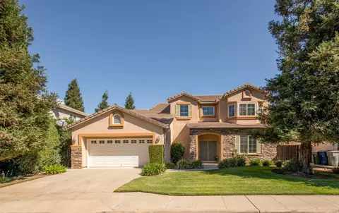 2729 Goshen Ave, Clovis, CA 93611