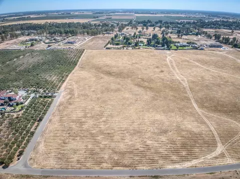 2 Biglione Dr, Clovis, CA 93619 photo 8