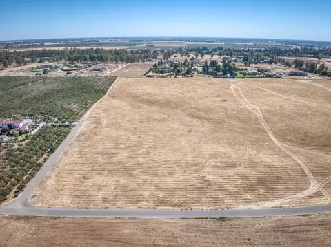 2 Biglione Dr, Clovis, CA 93619 photo 7