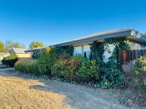 445 Washington St E, Coalinga, CA 93210