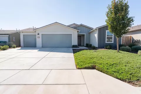 2523 Sawgrass Ave, Tulare, CA 93274