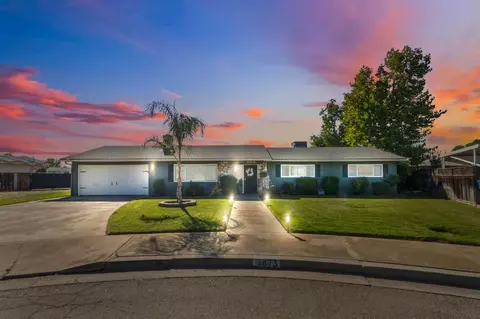 1873 Canal Dr, Sanger, CA 93657