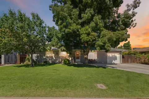 5739 E Hampton Way, Fresno, CA 93727