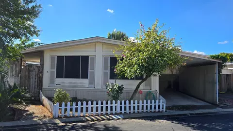 9360 N Blackstone Ave #237, Fresno, CA 93720