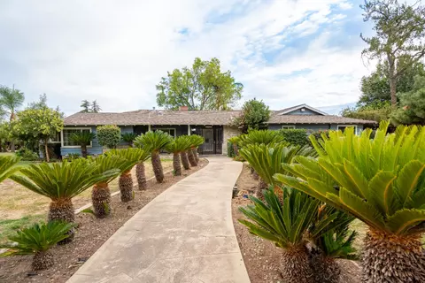 5894 E Hamilton Ave, Fresno, CA 93727