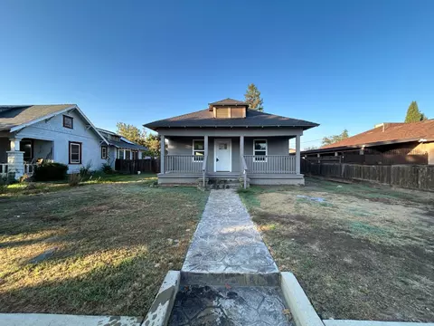 1127 J St, Reedley, CA 93654