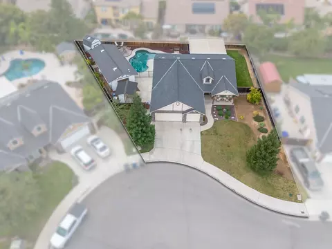 5887 N Bonta Ave, Fresno, CA 93723