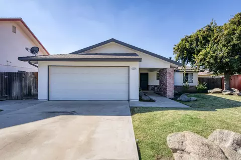 3734 Manila Ave, Clovis, CA 93612