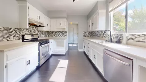 2114 N Maple Ave, Fresno, CA 93703