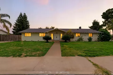 2579 Almond Ave, Sanger, CA 93657