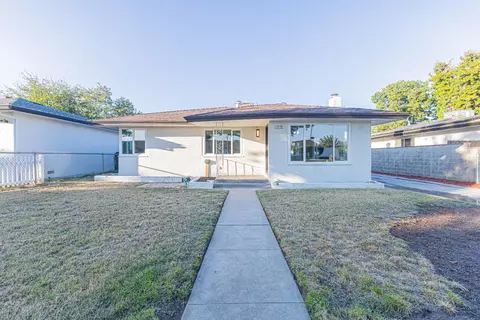 1218 W Fountain Way, Fresno, CA 93705
