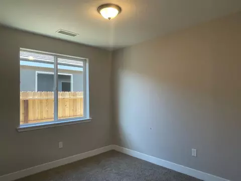 450 S Susan Ave, Kerman, CA 93630 photo 12
