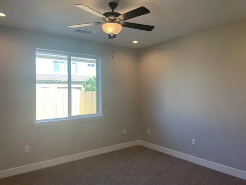 450 S Susan Ave, Kerman, CA 93630 photo 6