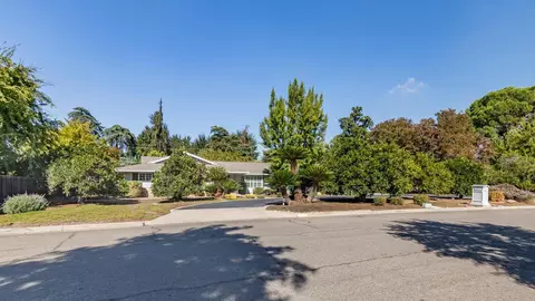 5421 E Heaton Ave, Fresno, CA 93727