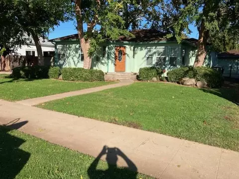 2612 N Farris Ave, Fresno, CA 93704