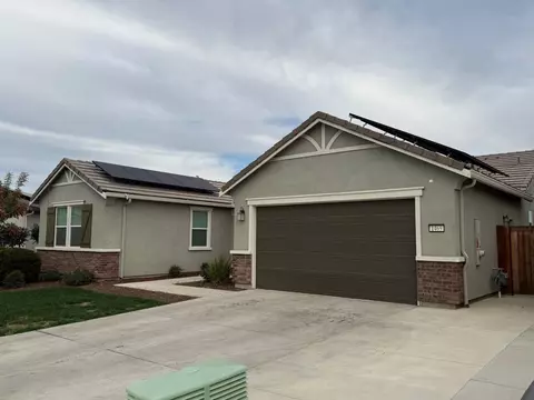 1469 Rinconada Dr, Madera, CA 93637
