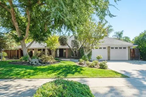 8844 N Ione Ave, Fresno, CA 93720