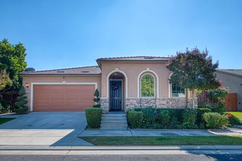 3160 Holland Ave, Clovis, CA 93619