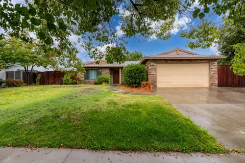 1188 W Pinedale Ave, Fresno, CA 93711