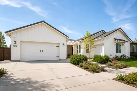 1048 Beaver Pond Loop, Madera, CA 93636