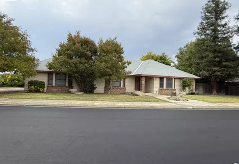 2845 Laverne Ave, Clovis, CA 93611 photo 1